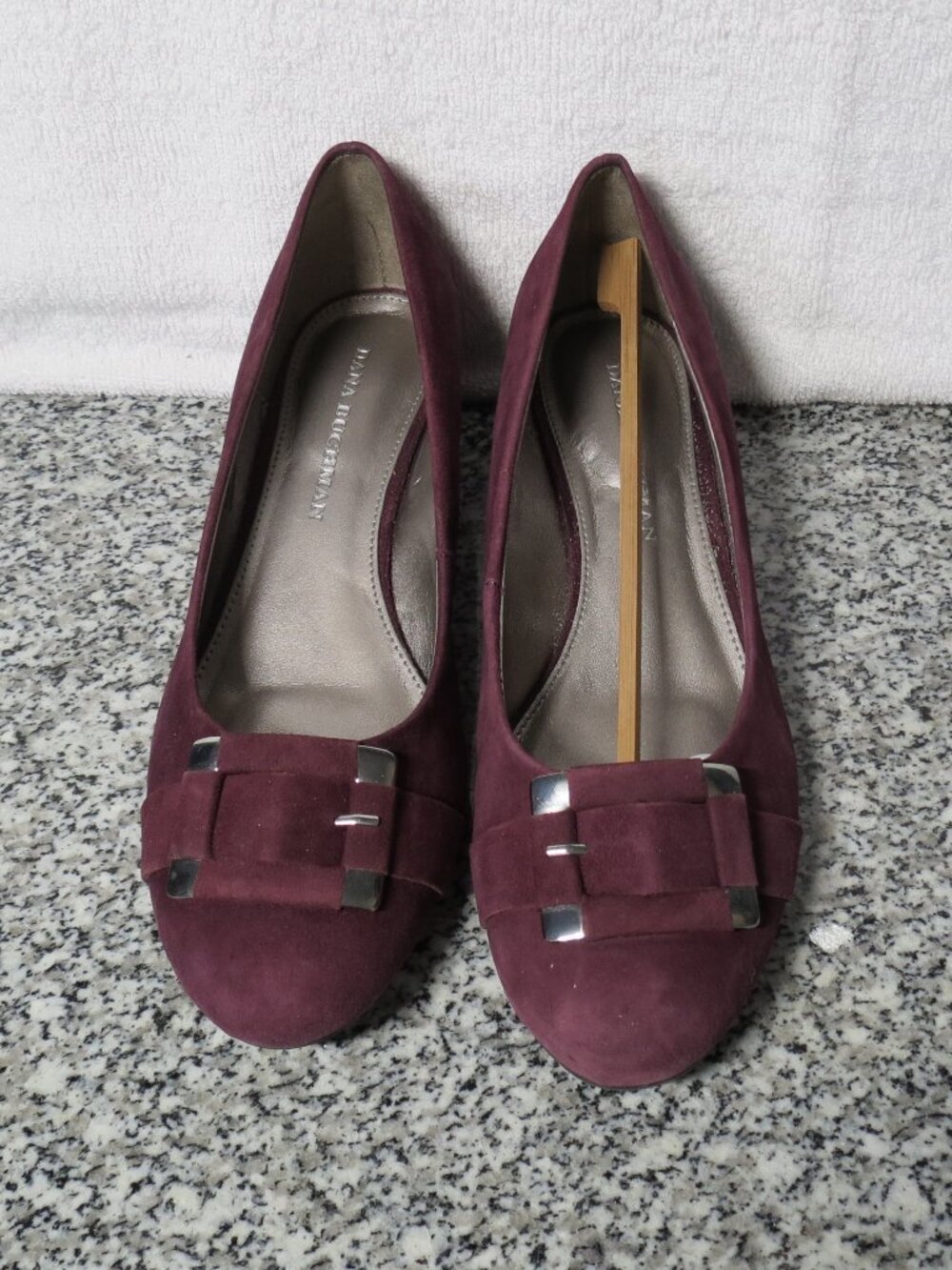 Gently Worn In Box Dana Buchman Alexandria Aubsde Suede Leather Pumps Size 8.5